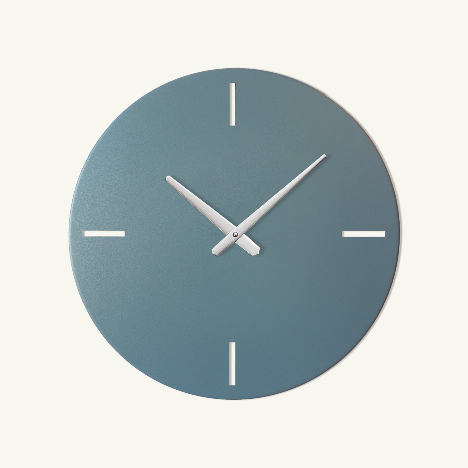 Timeless Metal Wall Clock – Artepera